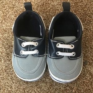 HB baby shoes 12-18M